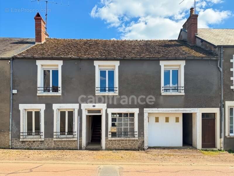 Maison à AUNAY-EN-BAZOIS