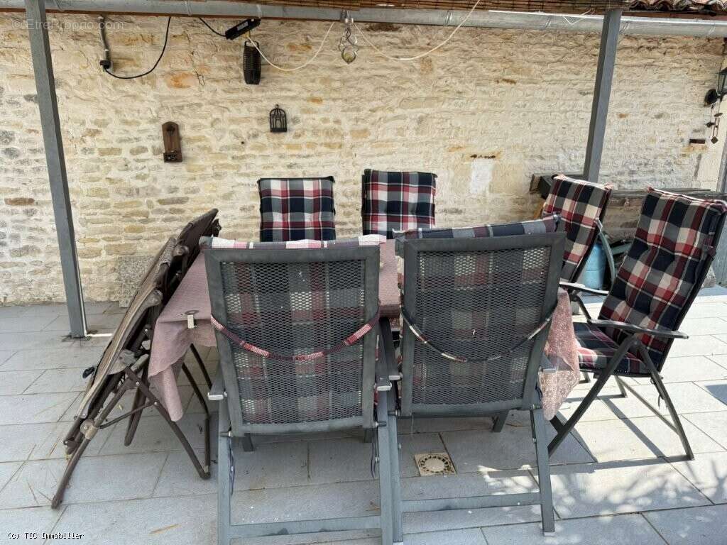 Maison de Campagne Avec 4 Chambres à Loubille - Exclusif à TIC IMMOBILER - photo 22