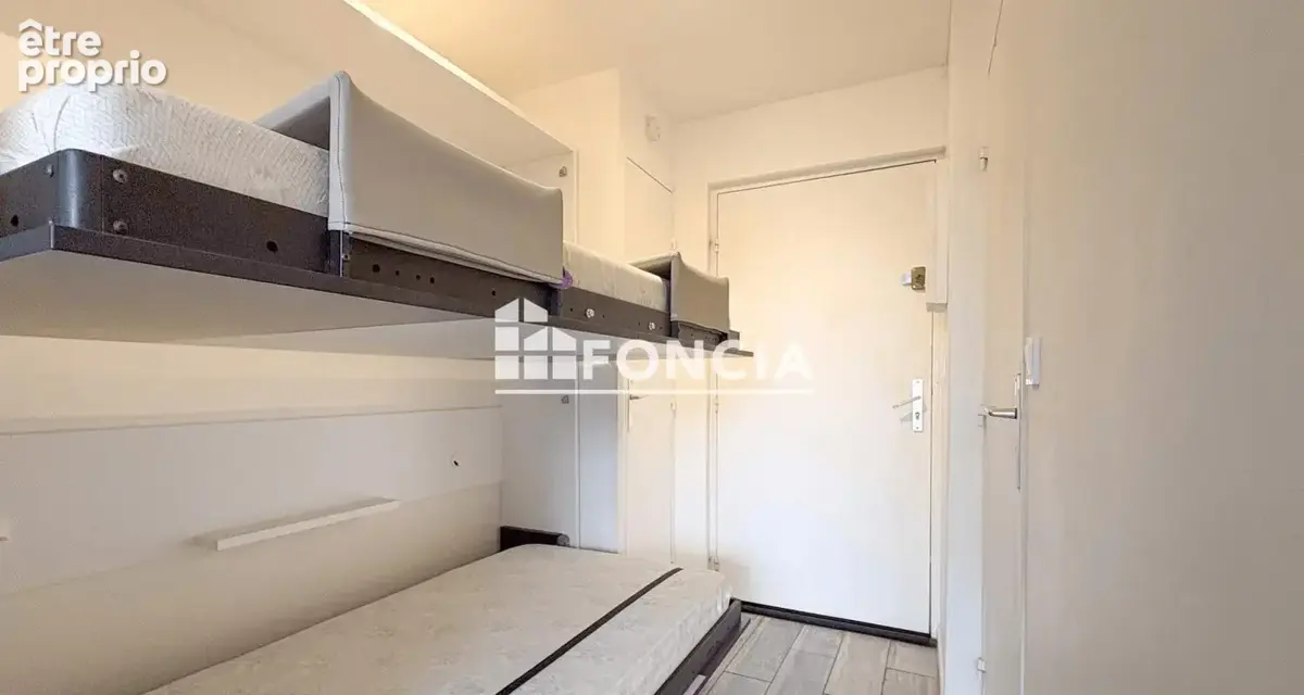 Pied-à-terre « bord de mer », clé en main à Six-Fours-les-Plages / La Coudoulière ! - photo 8