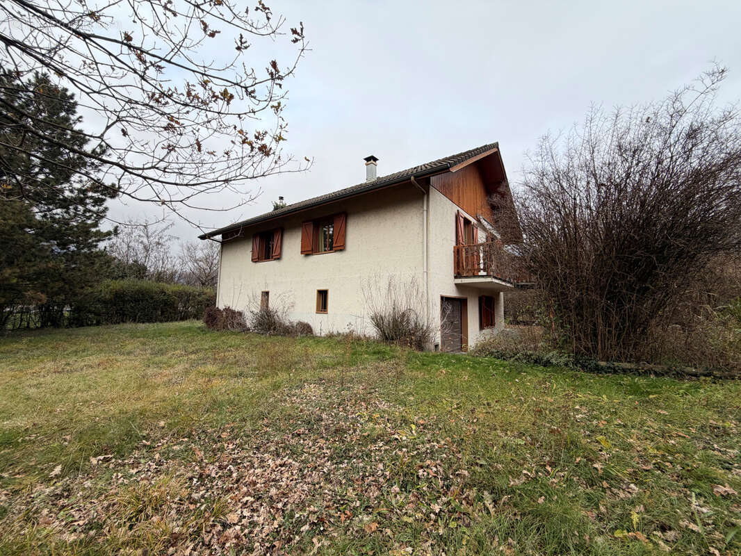 Maison à SAINT-ETIENNE-DE-CUINES