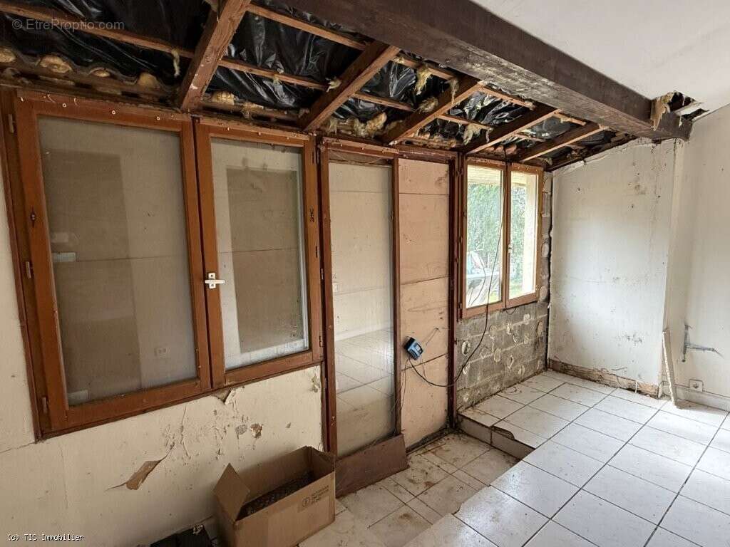 Maison à NANTEUIL-EN-VALLEE