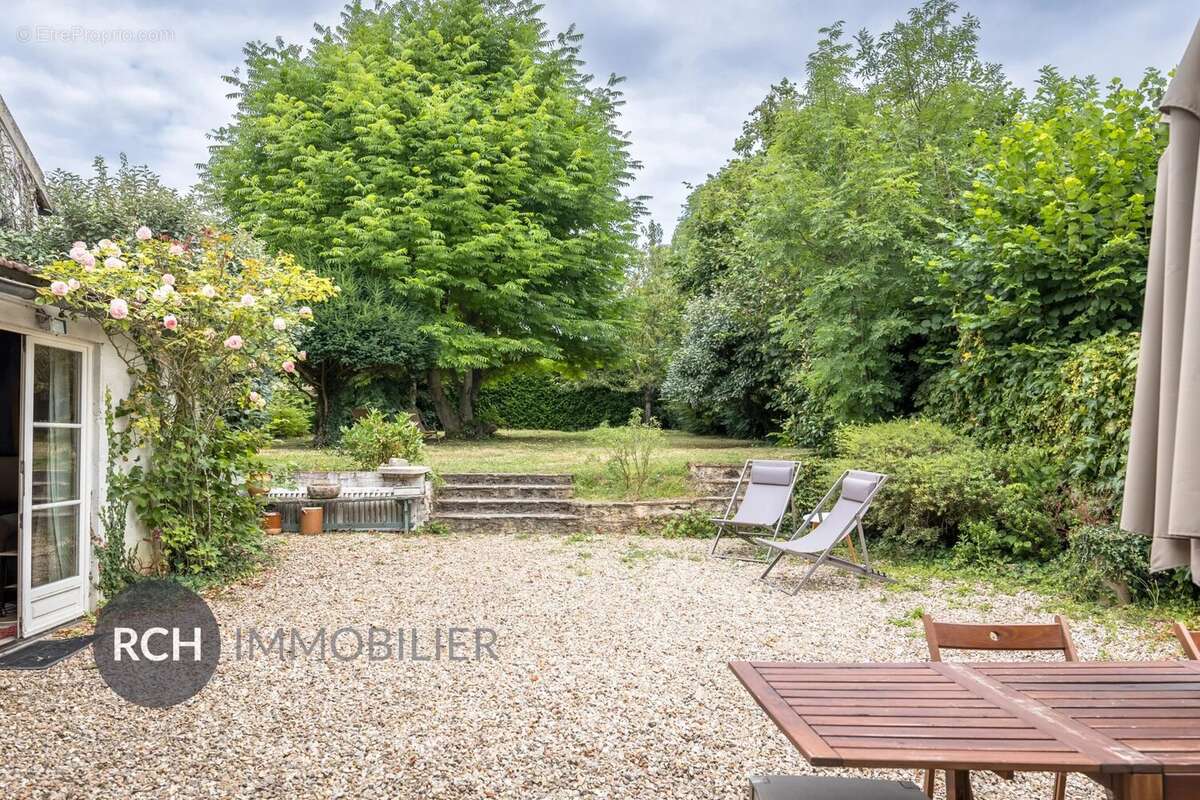 Secteur CCPH et HOUDAN - Maison de charme en pierre avec joli jardin - photo 4
