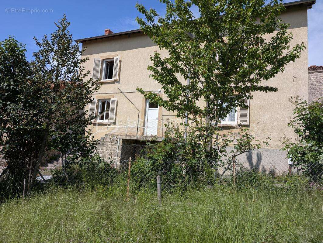 Maison à SAINT-BARTHELEMY-LESTRA