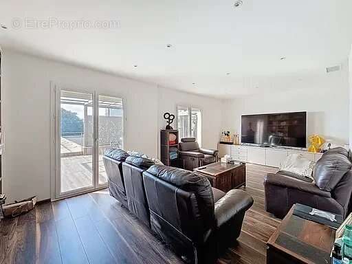 Maison à SAINT-LAURENT-DU-VAR