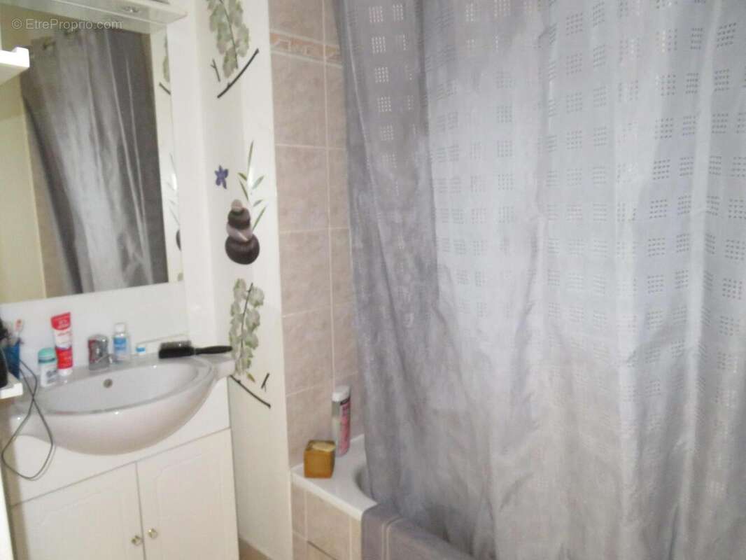   - Appartement à DRAGUIGNAN