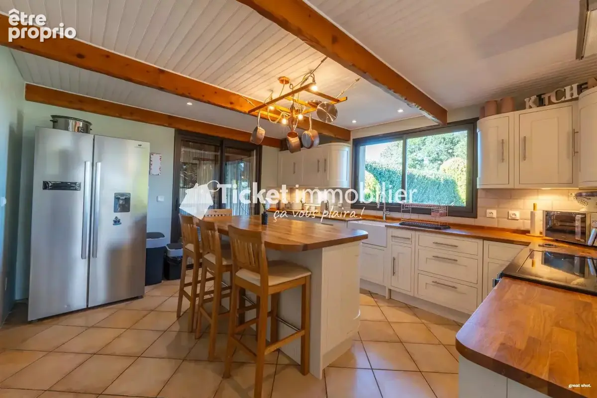 THIL - Maison T5 de 226m2 avec piscine, terrain de 9000m2 et dépendance à rénover - photo 5