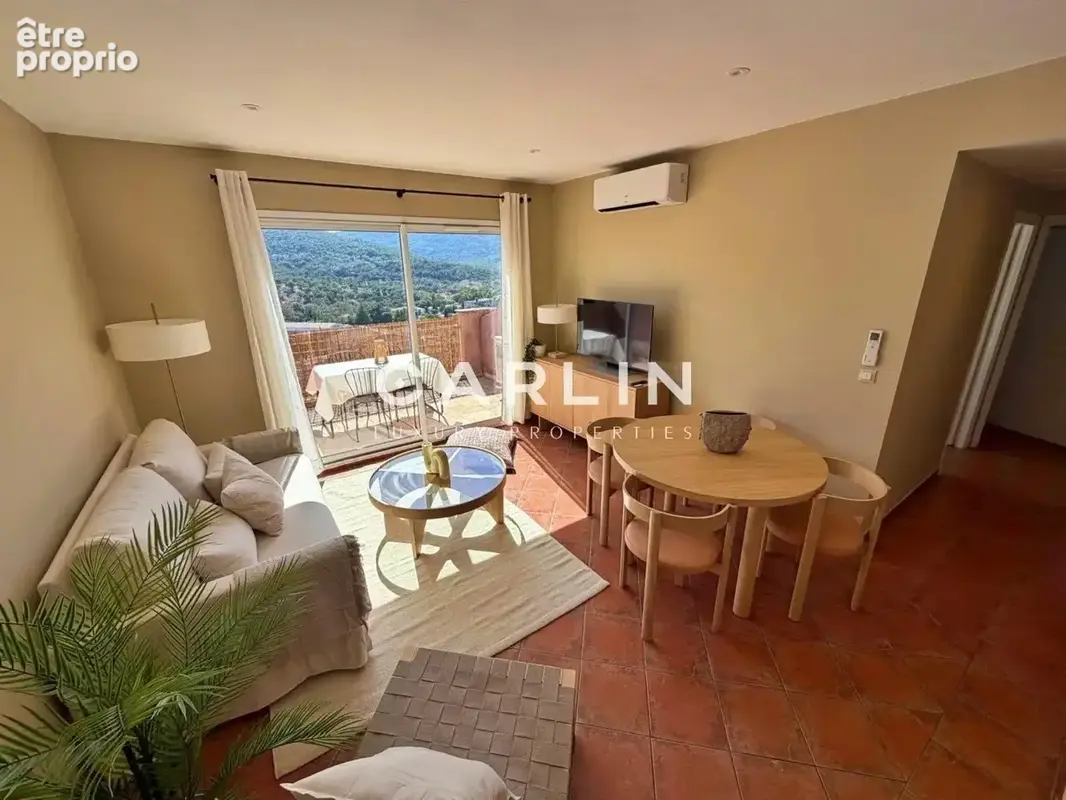 Appartement rénové avec terrasse et vue sur collines - photo 2