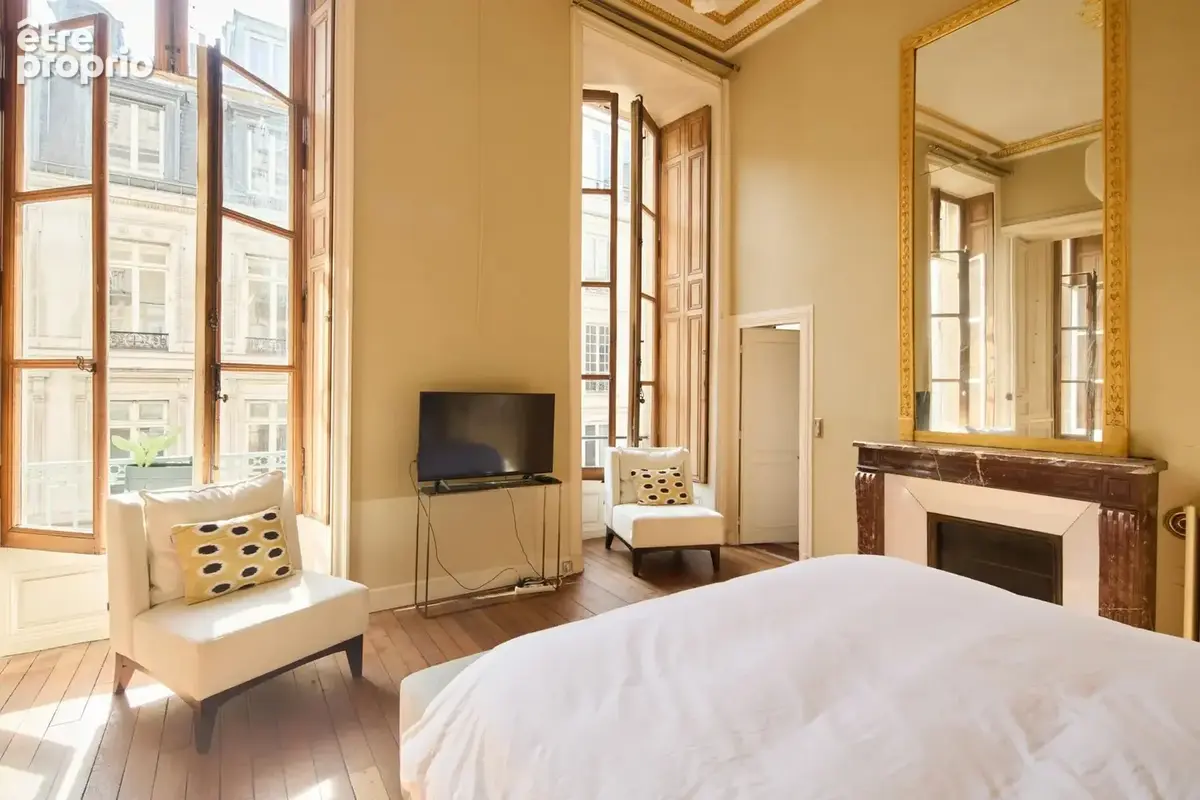 Un appartement de collection à deux pas de l'Hôtel Drouot - photo 5