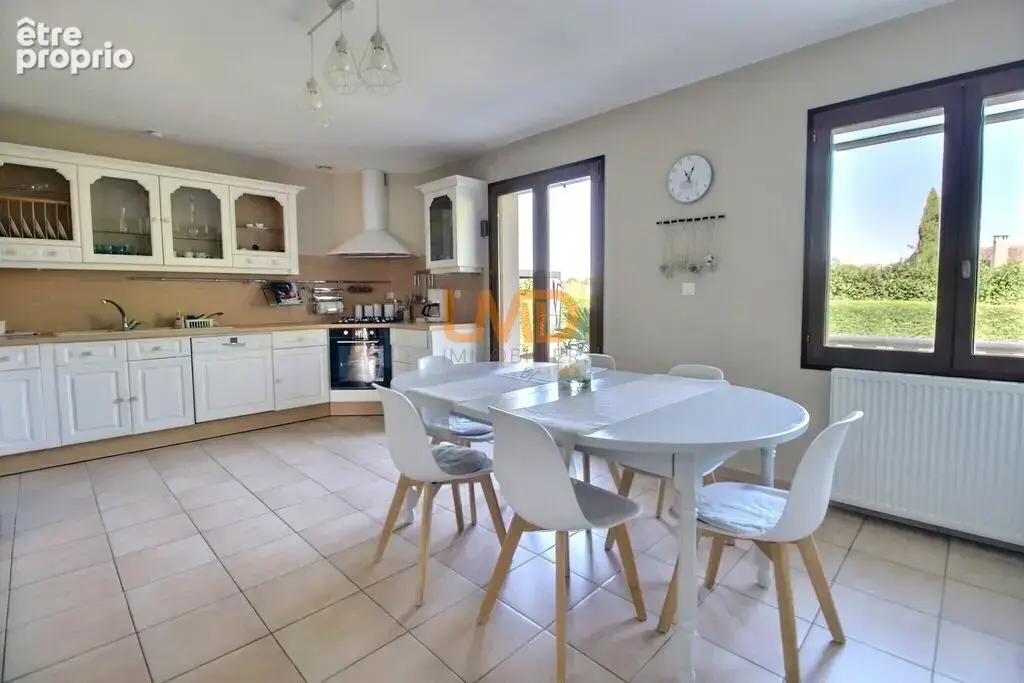 Maison plain-pied 177 m², 5 chambres, DPE B - photo 3