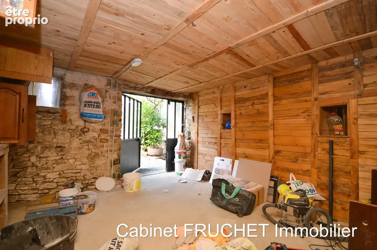 Charmante maison en pierre rénovée récemment avec 3 chambres et un jardin clos - photo 11