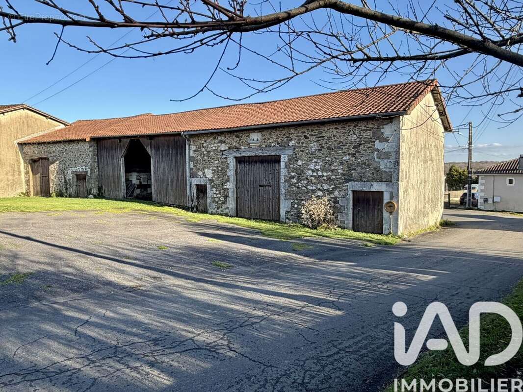 Maison 83 m² à Rouzede  - photo 2