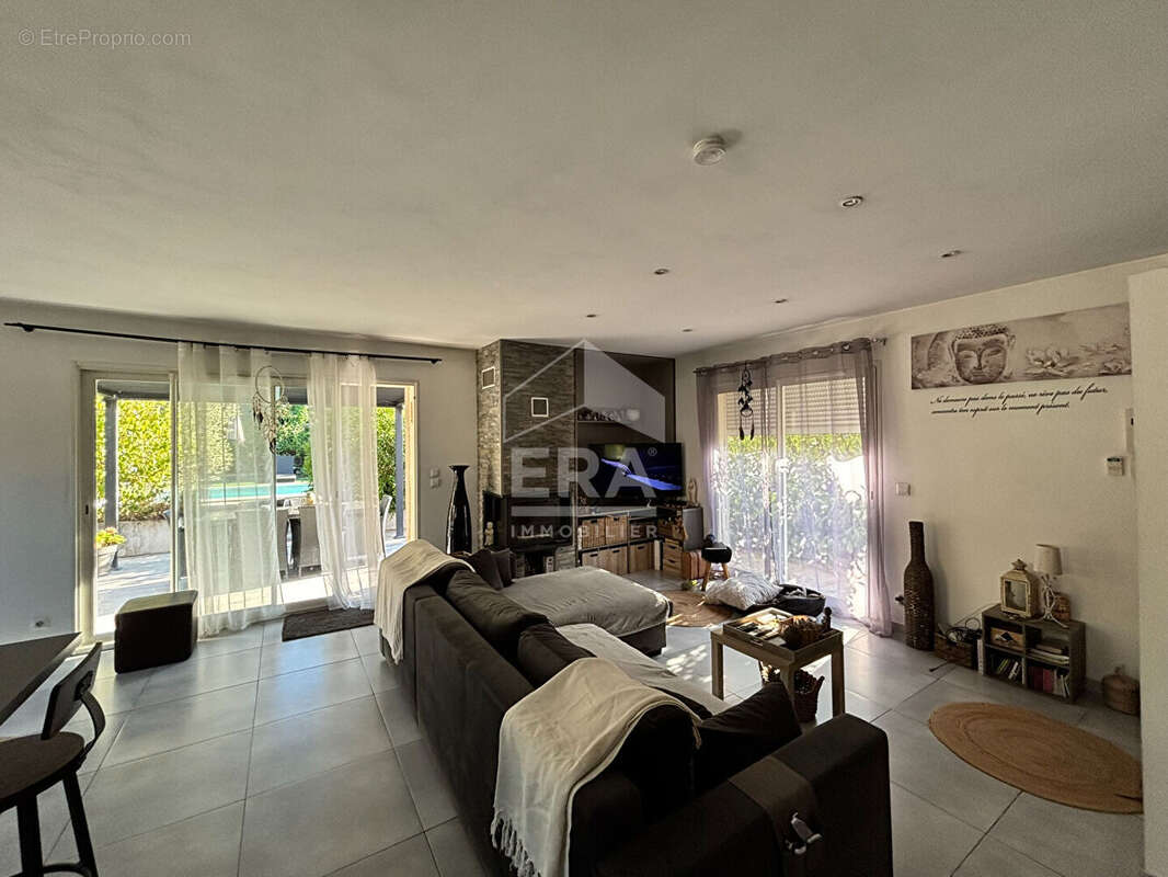 Maison à ROQUEBRUNE-SUR-ARGENS