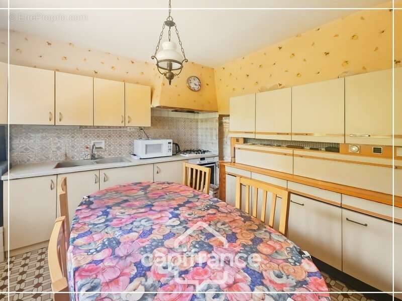 Maison avec sous-sol, 3 chambres, jardin, garage, accès de plain pied depuis la terrasse - photo 4
