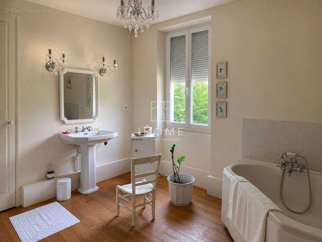 Maison à ETRICHE