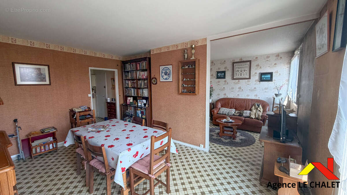 Appartement 4 pièces de 65 m² avec box et cave- Possibilité de créer une 3ème chambre -Ablon-sur-Seine - photo 2
