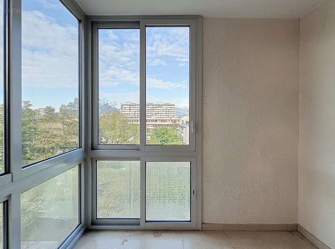 Loggia - Appartement à LE PONT-DE-CLAIX