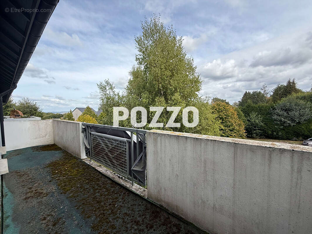 Appartement à LA RIVIERE-SAINT-SAUVEUR