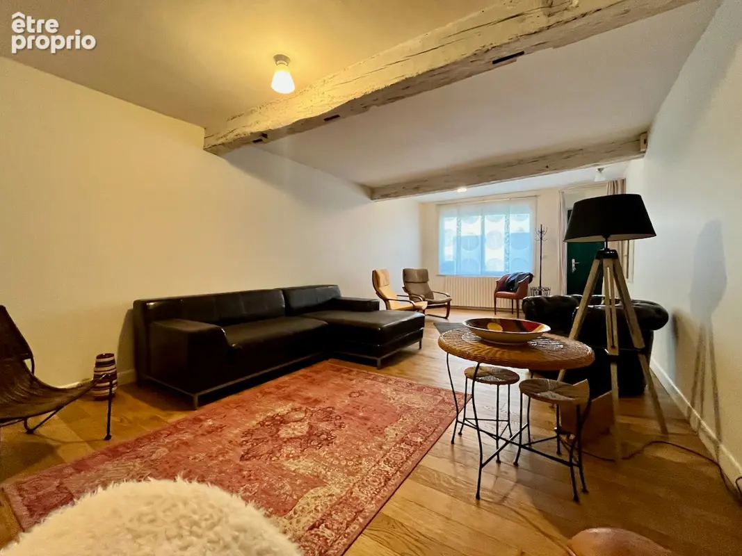 Villeneuve-sur-Lot, à deux pas du centre-ville, magnifique maison en pierre de 193 m² sur un terrain d'environ 180 m². Énorme co - photo 2