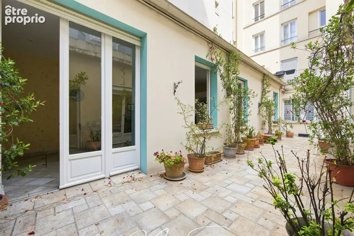Appartement 202 m² à Paris-16e  - photo 2