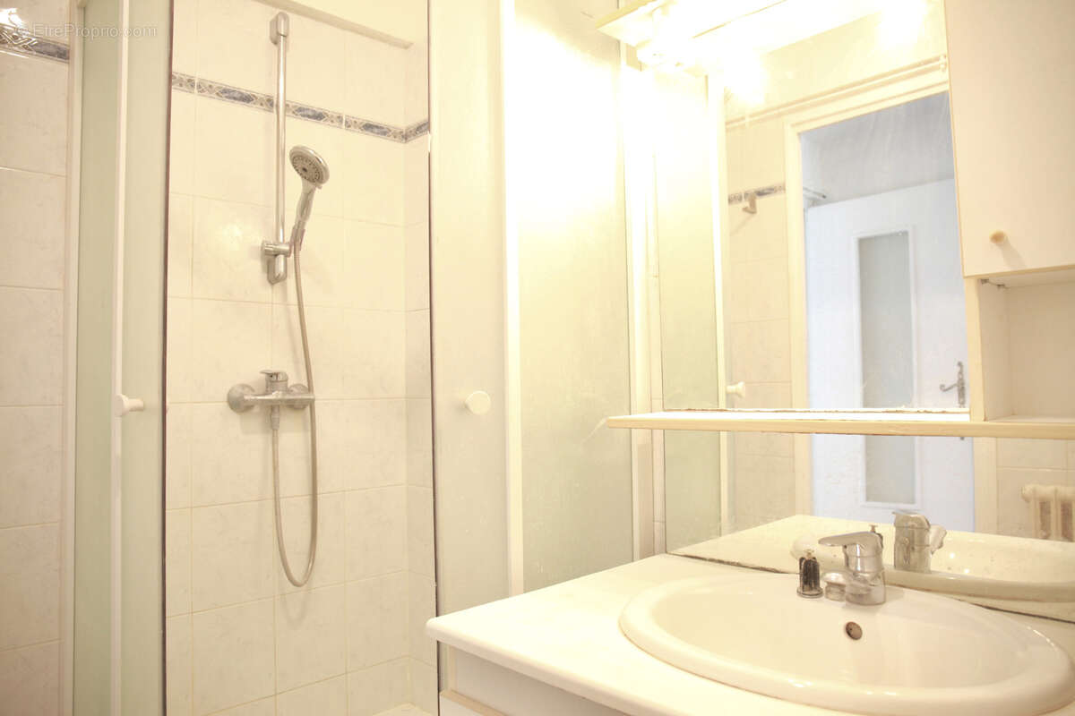 Appartement à MARSEILLE-4E