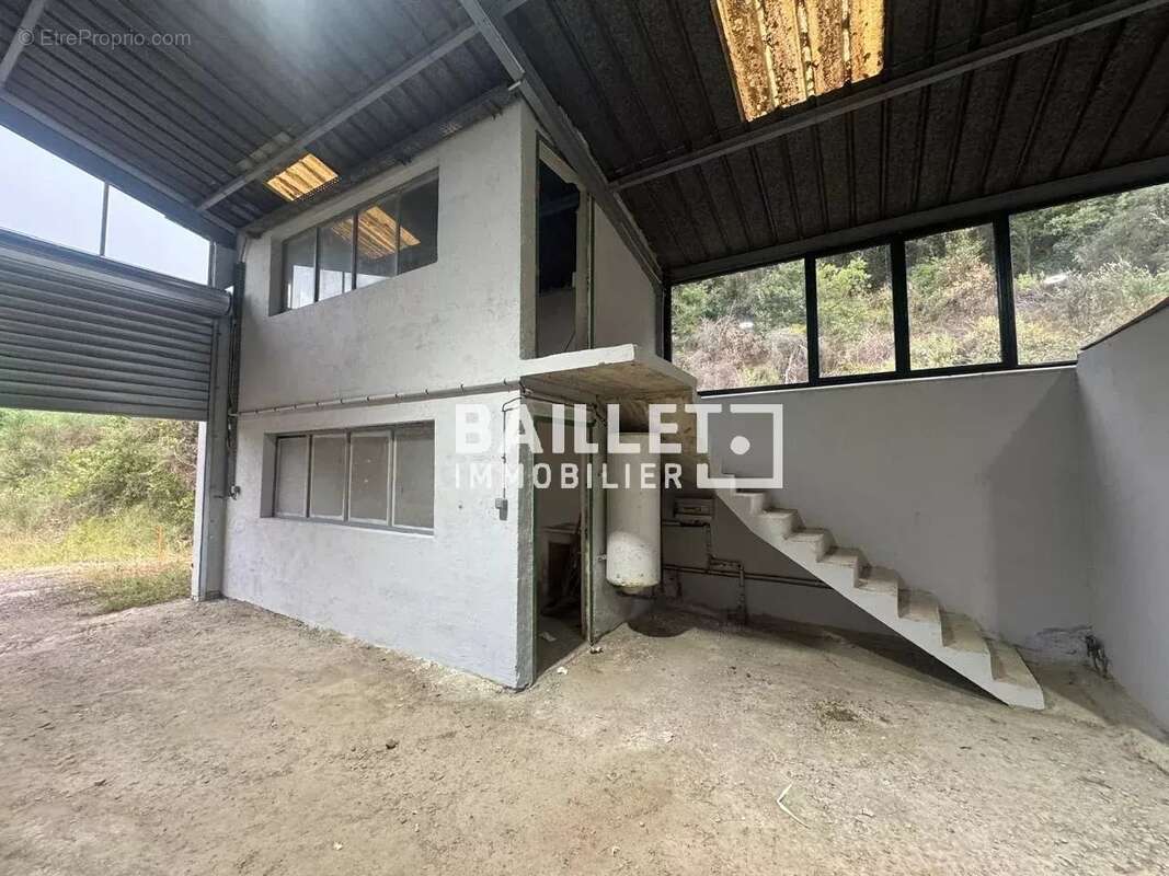 A VENDRE Entrepôt 225 M2 + 2500 M2 Terrain St Blaise Village - photo 10