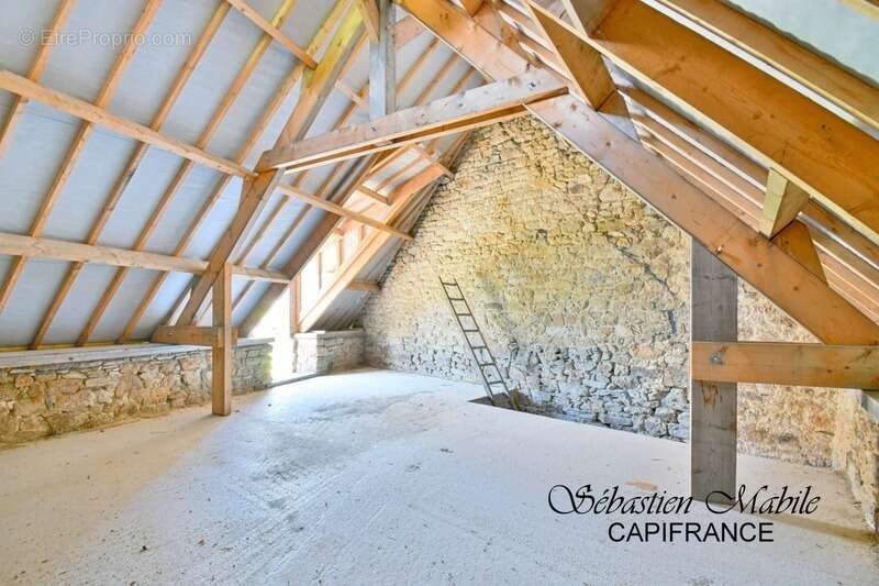 Maison à SAINT-GEORGES-DE-GREHAIGNE