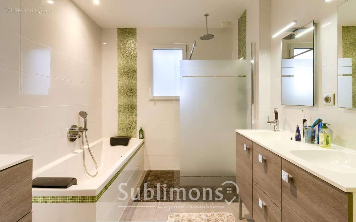 Maison à LE CELLIER