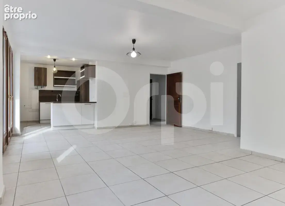 A VENDRE Coup de cœur garanti – Place St Luc - photo 3