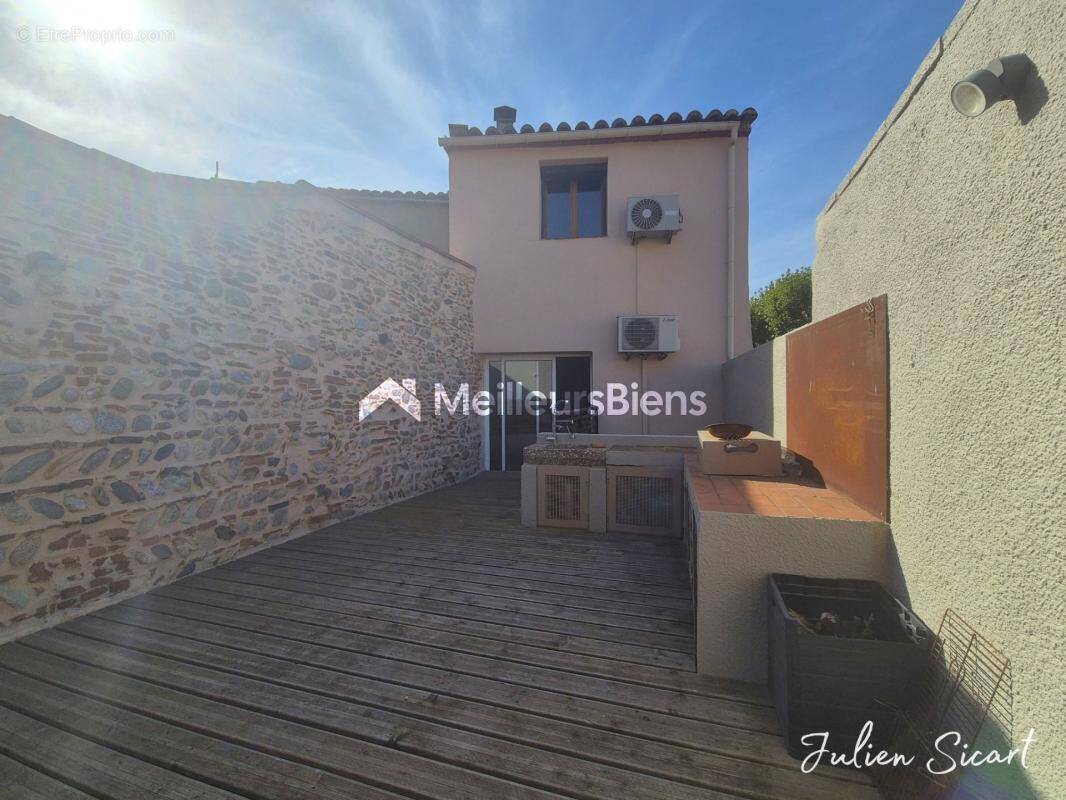 Maison à PEZILLA-LA-RIVIERE