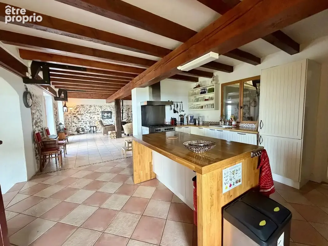 Grand ensemble, entièrement isolé avec 1,4 hectare à vendre près de Remilly - photo 10