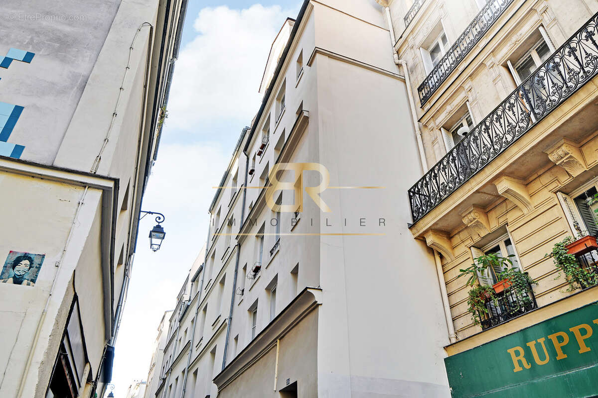 Appartement à PARIS-3E