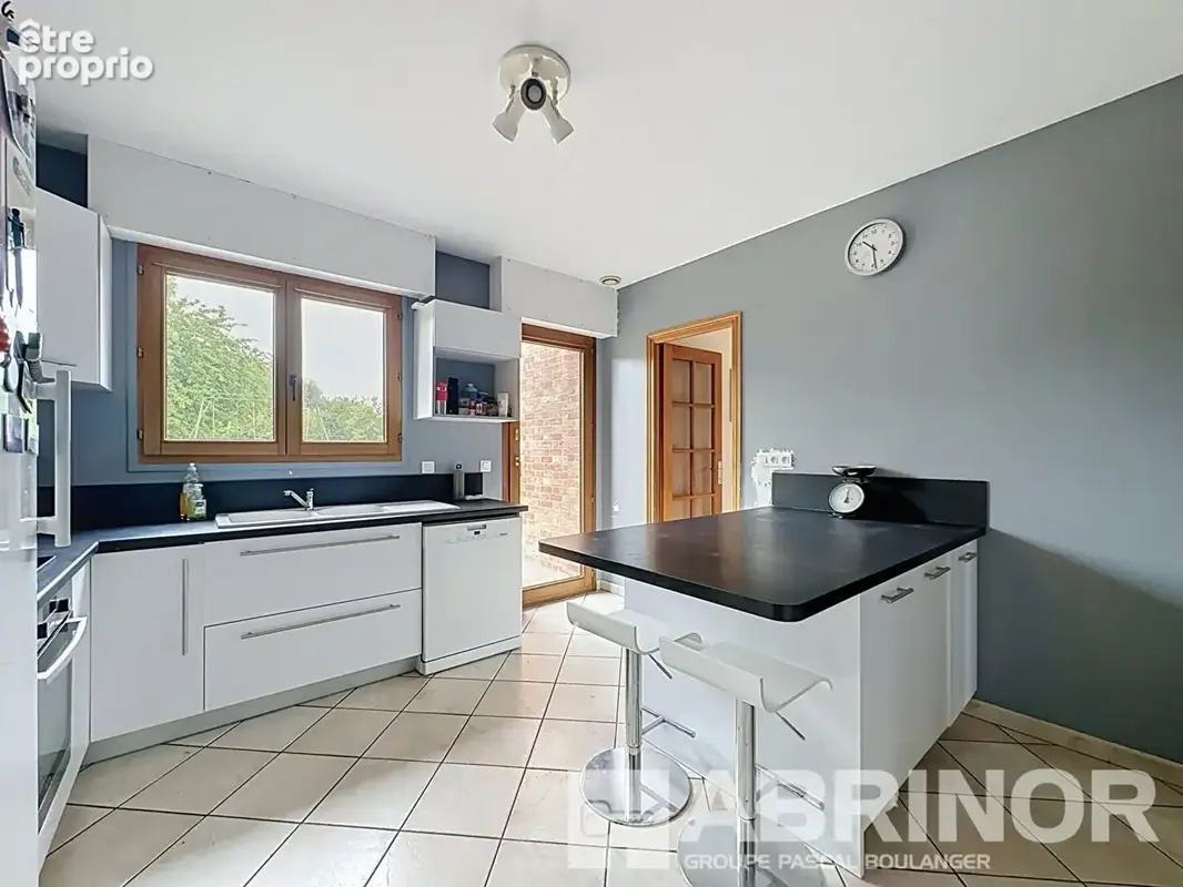 Maison individuelle familiale - environnement d'exception - 6 chambres + bureau - garages et parkings - photo 7