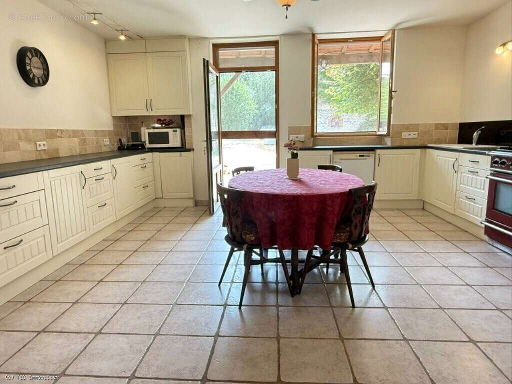 Propriété De Caractère Sur 2 Hectares Avec Deux Gîtes, Piscine Et Fort Potentiel De Développement - photo 10