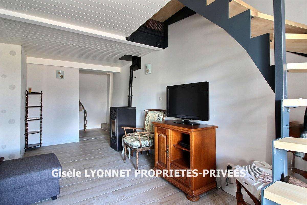 St Julien Molhesabate 43220 Maison de ville exposée sud 115 m² 4 chambres - photo 2
