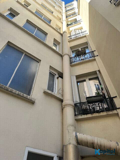 Autre à LEVALLOIS-PERRET