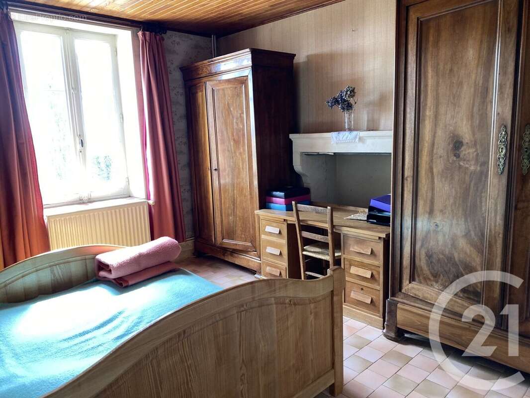 Maison à SURY-EN-VAUX