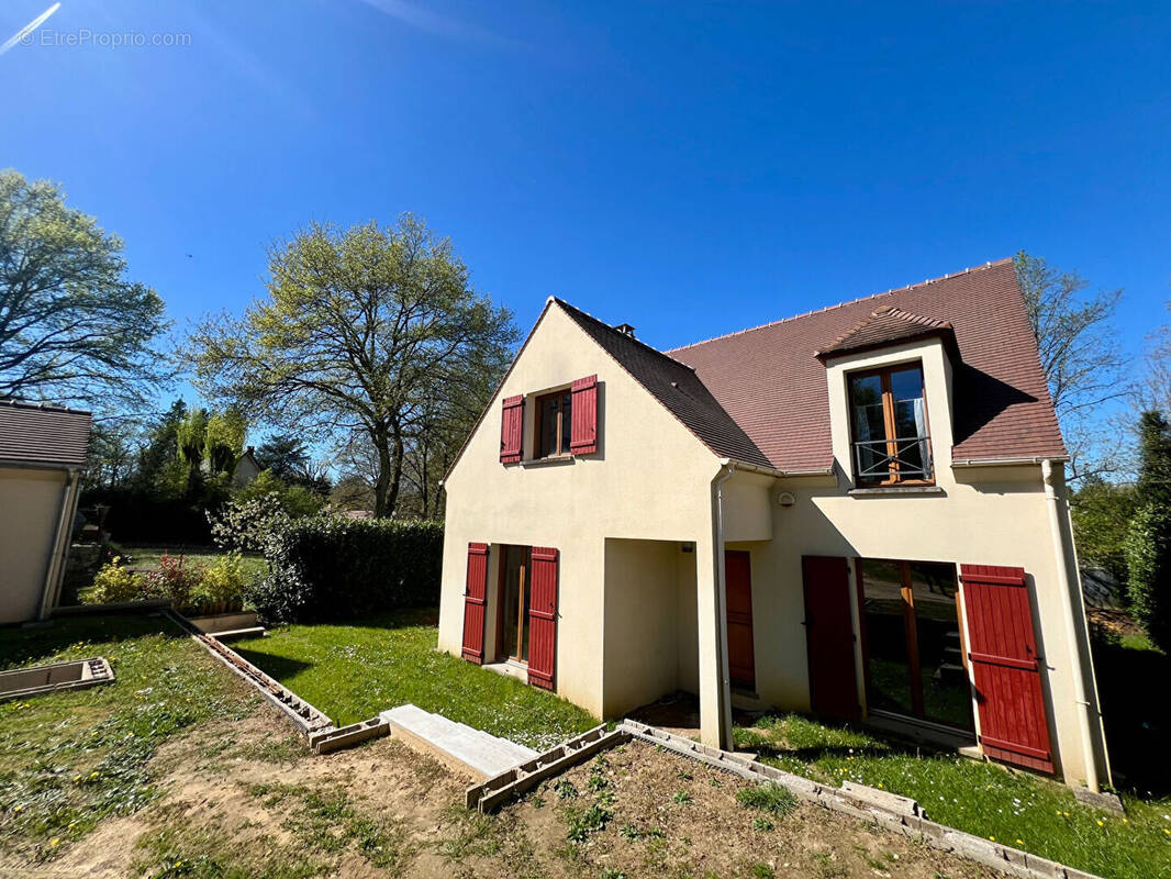 Maison à ROCHEFORT-EN-YVELINES