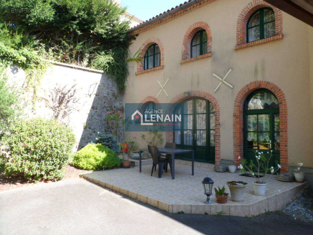 Maison à POUZAUGES