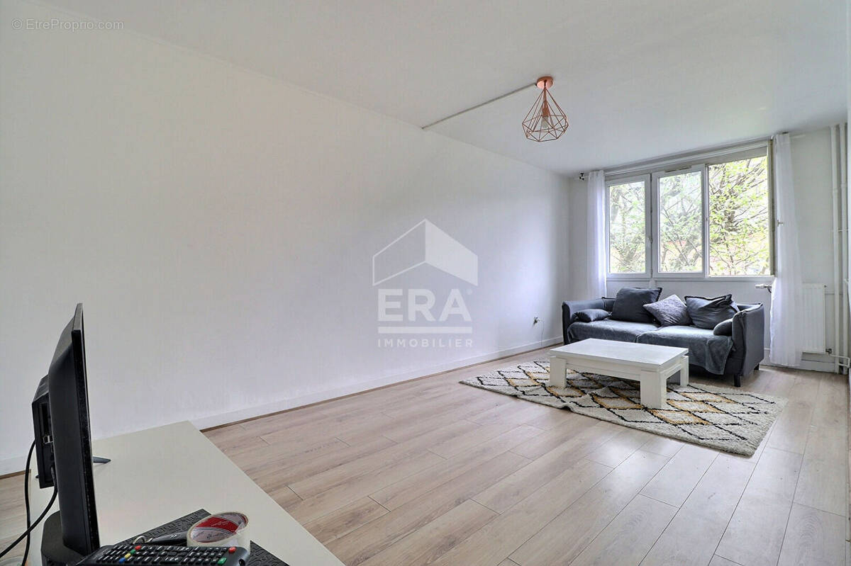 Appartement à AUBERVILLIERS