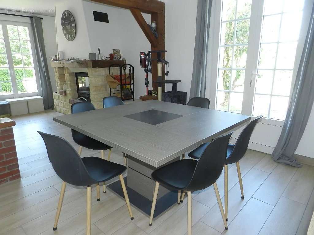 A ETE VENDUE PAR NOS SOINS   .......   BELLE CONTEMPORAINE DE 120 M² HAB, sur Sous-Sol complet et Plus de 1 350 m² de Terrain. - photo 6