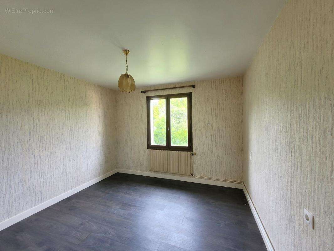 Maison de 153 m² avec 6038 m² de terrain arboré - photo 4
