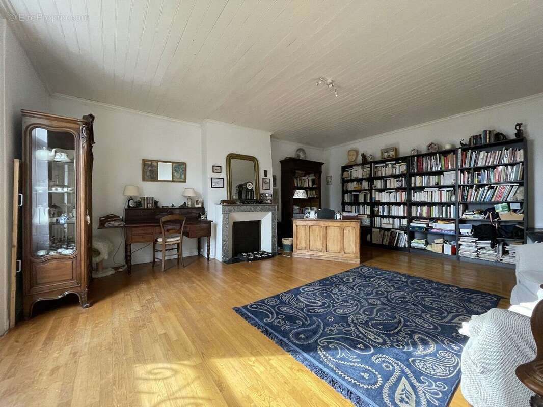 Maison de maître avec grange et piscine - photo 12