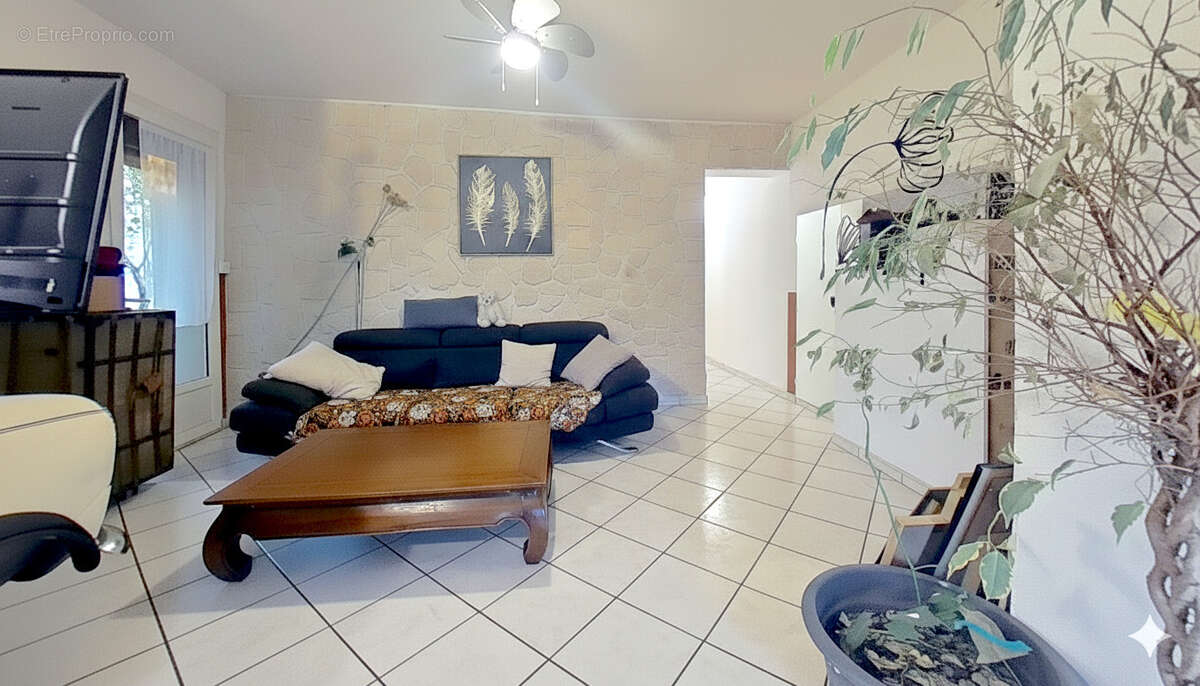 Appartement à MARSEILLE-15E