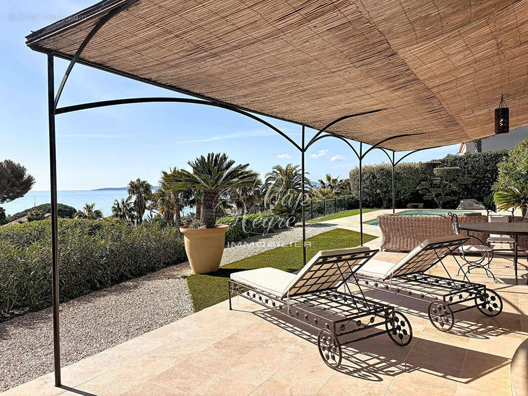 Maison à ROQUEBRUNE-SUR-ARGENS