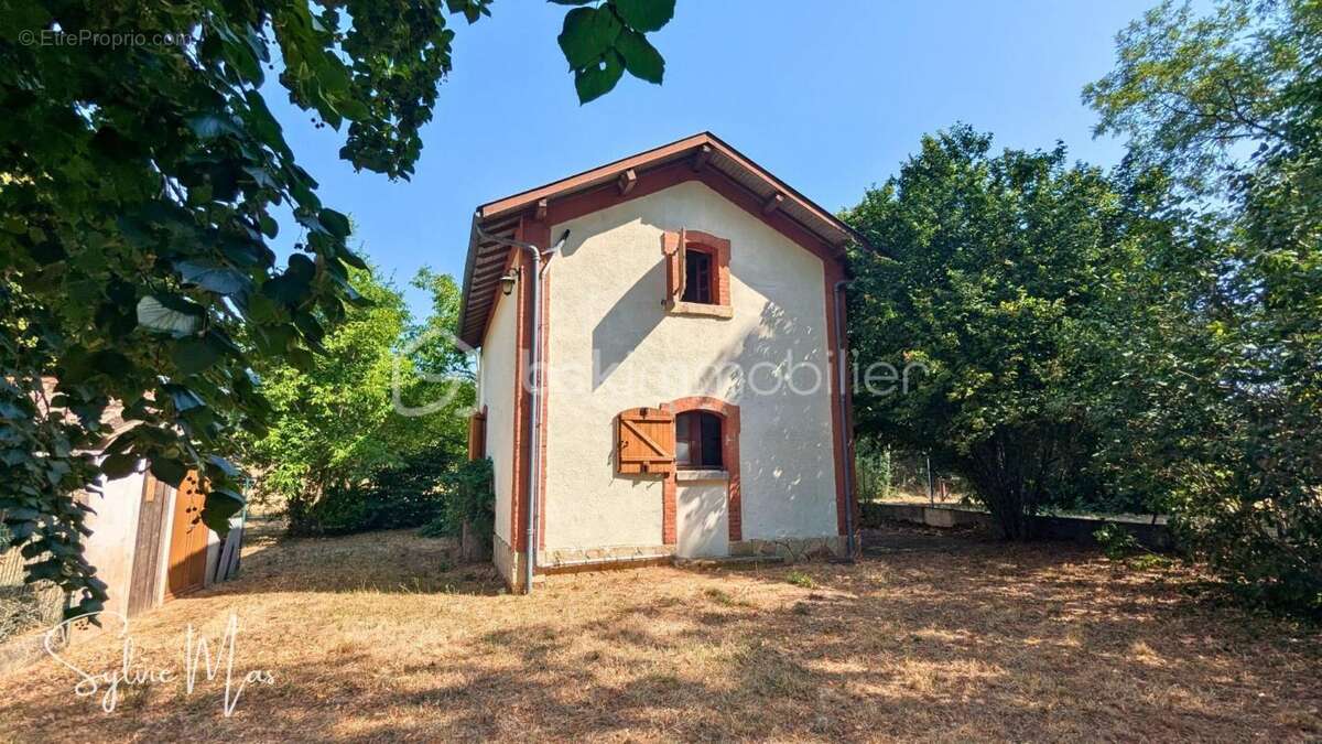 Ancienne maison de garde-barrière au cœur de la nature - photo 12