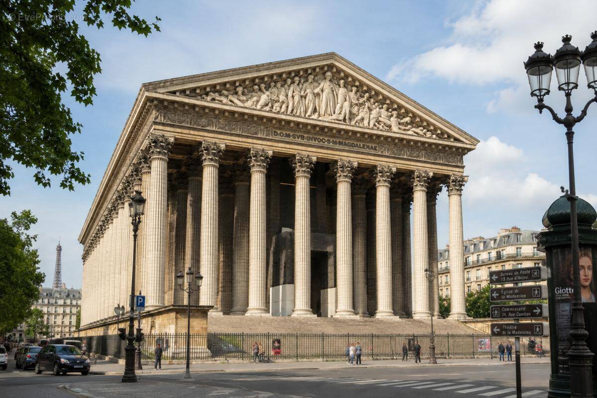 Commerce à PARIS-8E