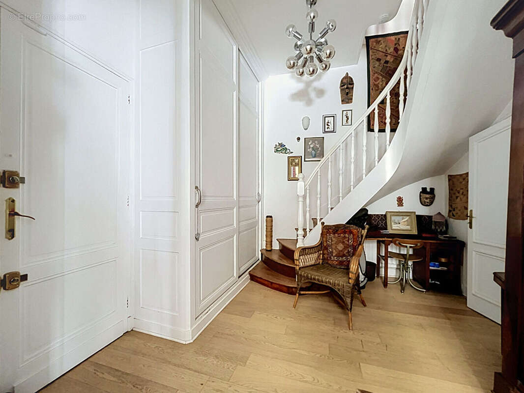 Duplex coeur de Bordeaux  4 pièces, extérieur/stationnement - photo 2