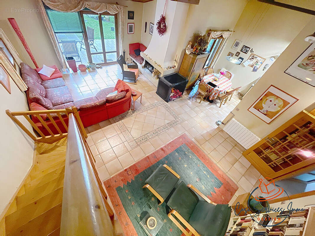Maison à CHALLEX