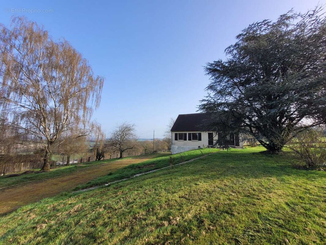 Maison à BELLOU-SUR-HUISNE