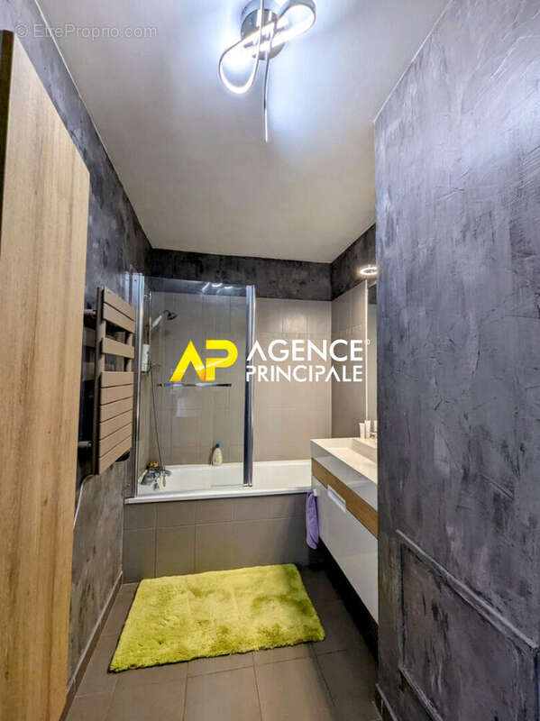 Appartement à SARTROUVILLE